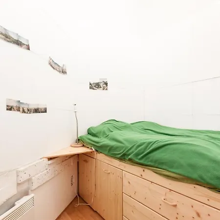 Top-floor Nearby Astoria Διαμέρισμα *