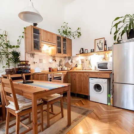 Top-floor Nearby Astoria *