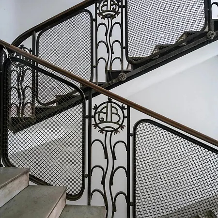 Top-floor Nearby Astoria 아파트 *